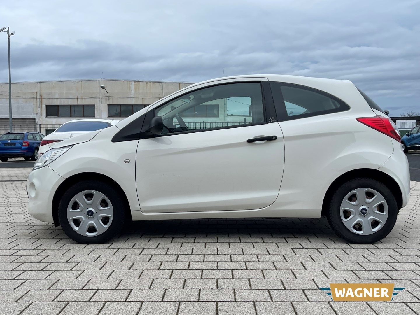 Fahrzeugabbildung Ford Ka Ambiente 1.2 Klima SHZ Tüv 07/26