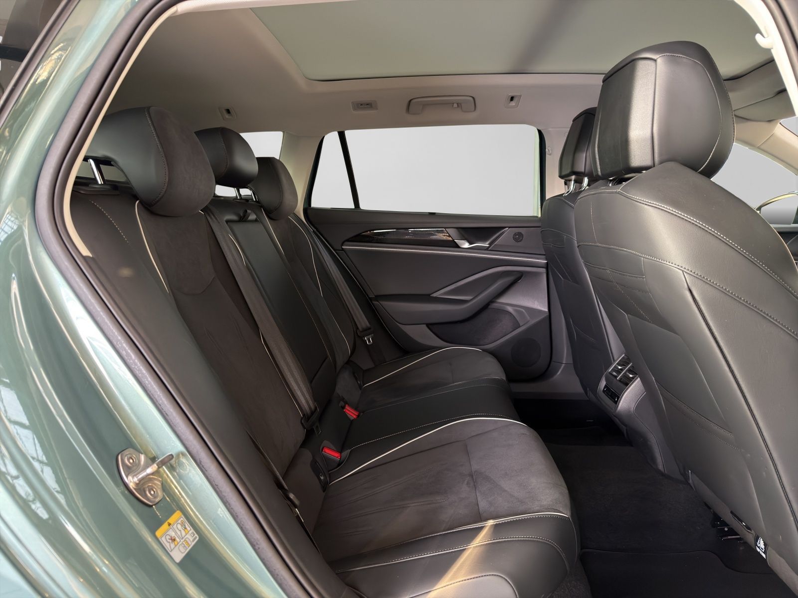 Volkswagen Passat Variant - Bild 6