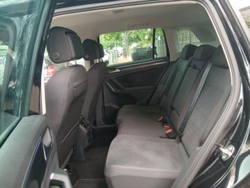 Volkswagen Tiguan - 11