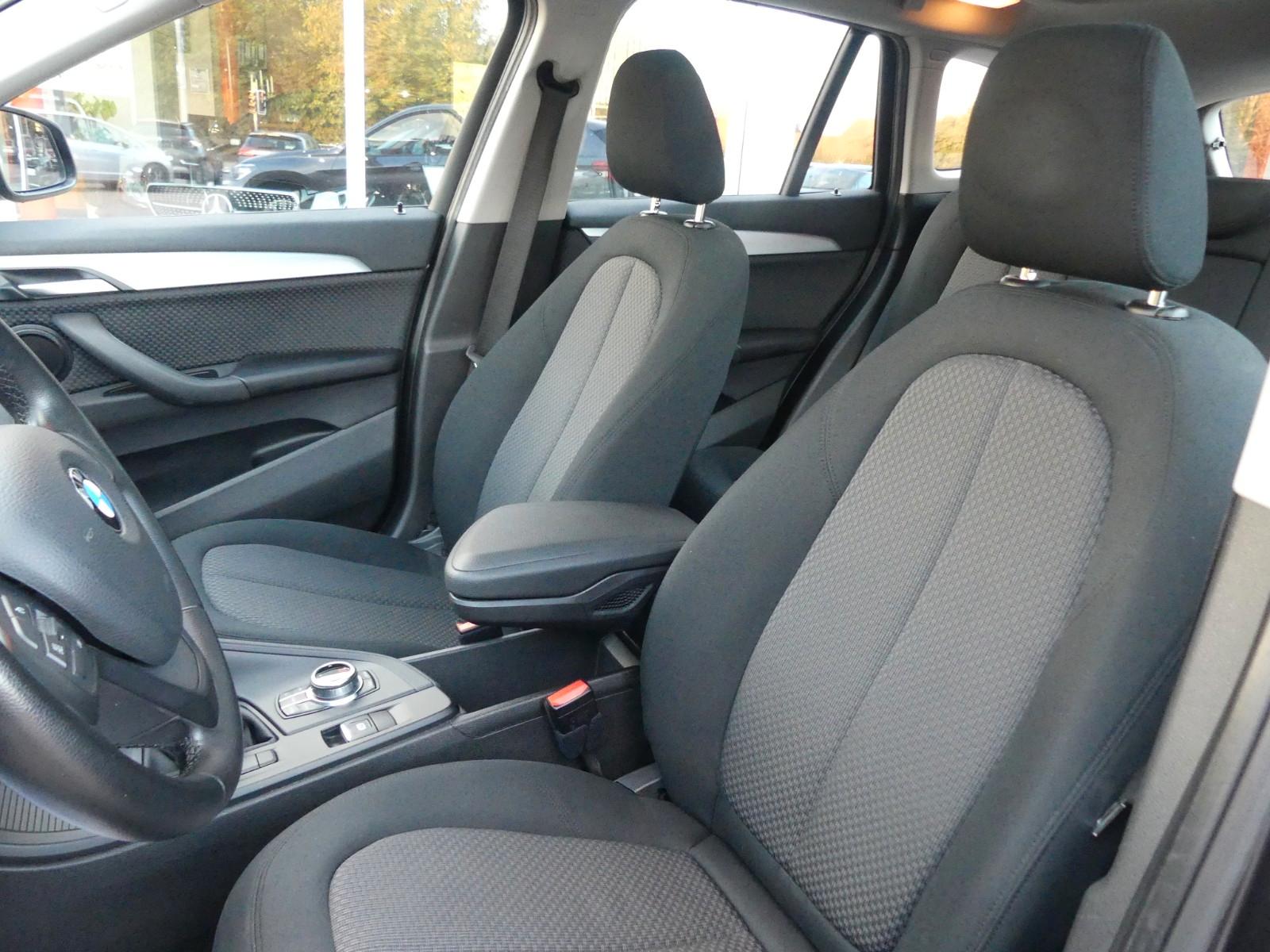BMW X1 sDrive 18 i Advantage*Navi*Sitzhzg.*Panorama