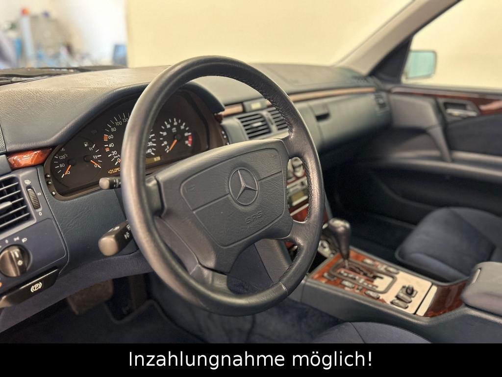 Mercedes-Benz E 240