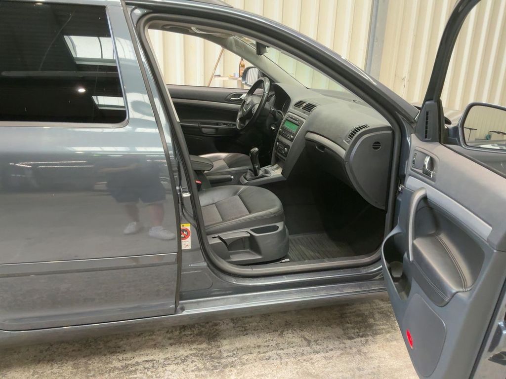 2.0 TDI Xenon AHK Schiebedach Tempo SHZ
