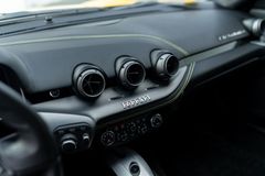 Fahrzeugabbildung Ferrari F12 Berlinetta Giallo Modena *MwSt./Scheckheft*