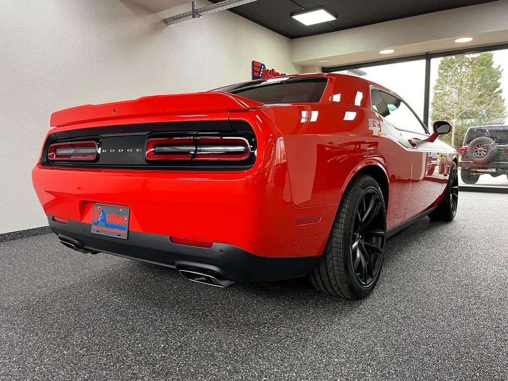 Fahrzeugabbildung Dodge CHALLENGER  R/T-5.7L-V8 HEMi AUS 1. HAND