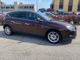 Lancia Delta 1.6 MJT DPF Platino - Lancia Delta: Platino