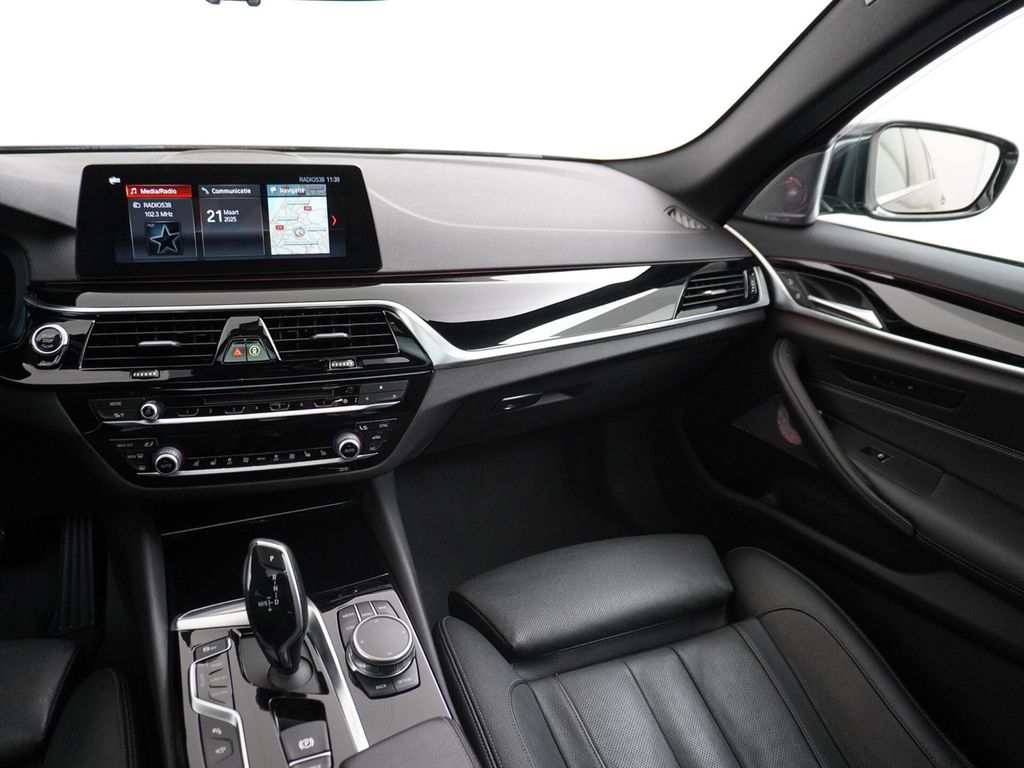 BMW 540 5-serie 540i xDrive High Executive Schiebeda