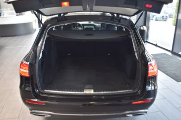 Mercedes E 220 - 12
