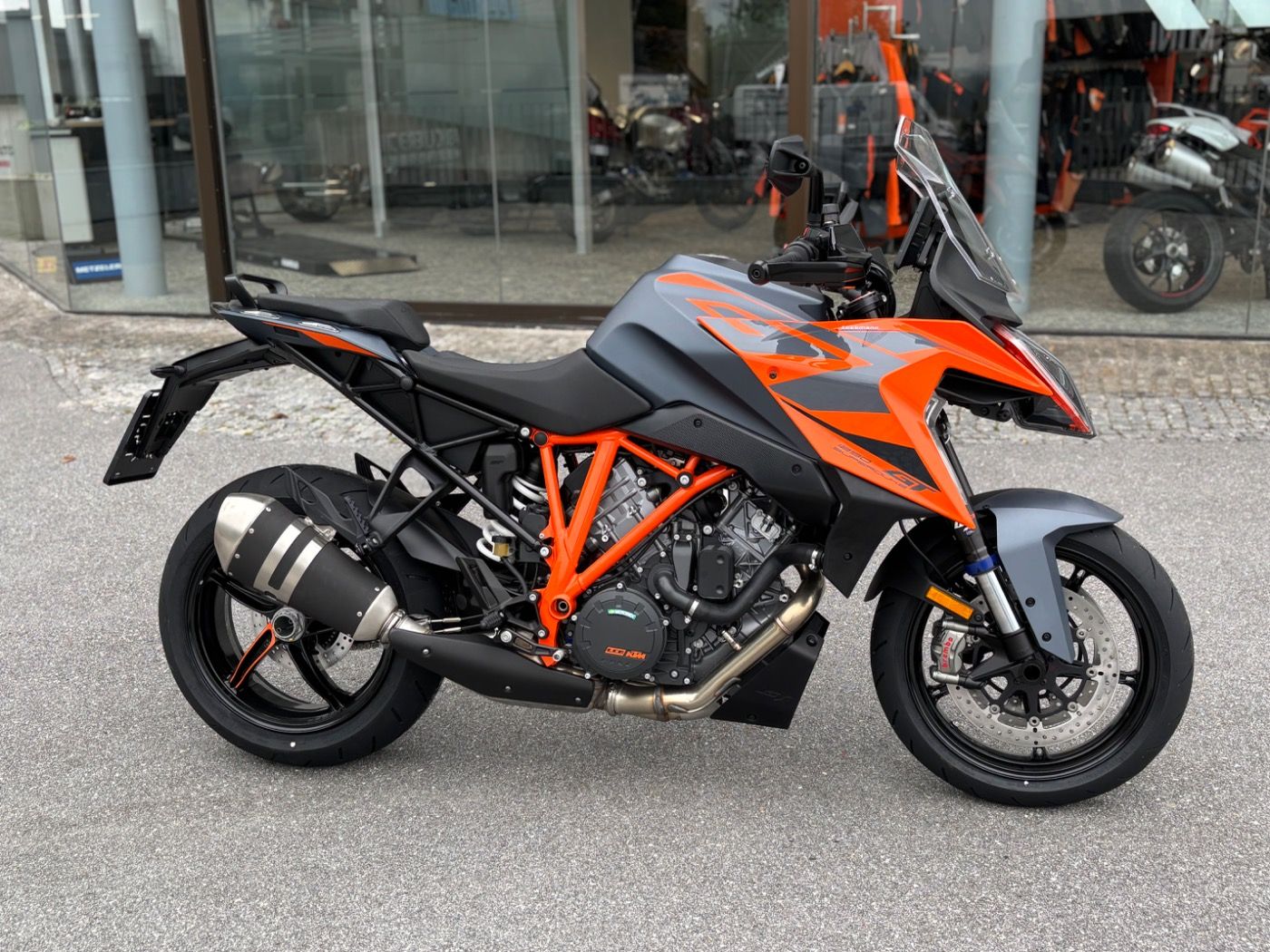 Fahrzeugabbildung KTM 1290 Super Duke GT 0% Finanzierung, 4 J. Garanti