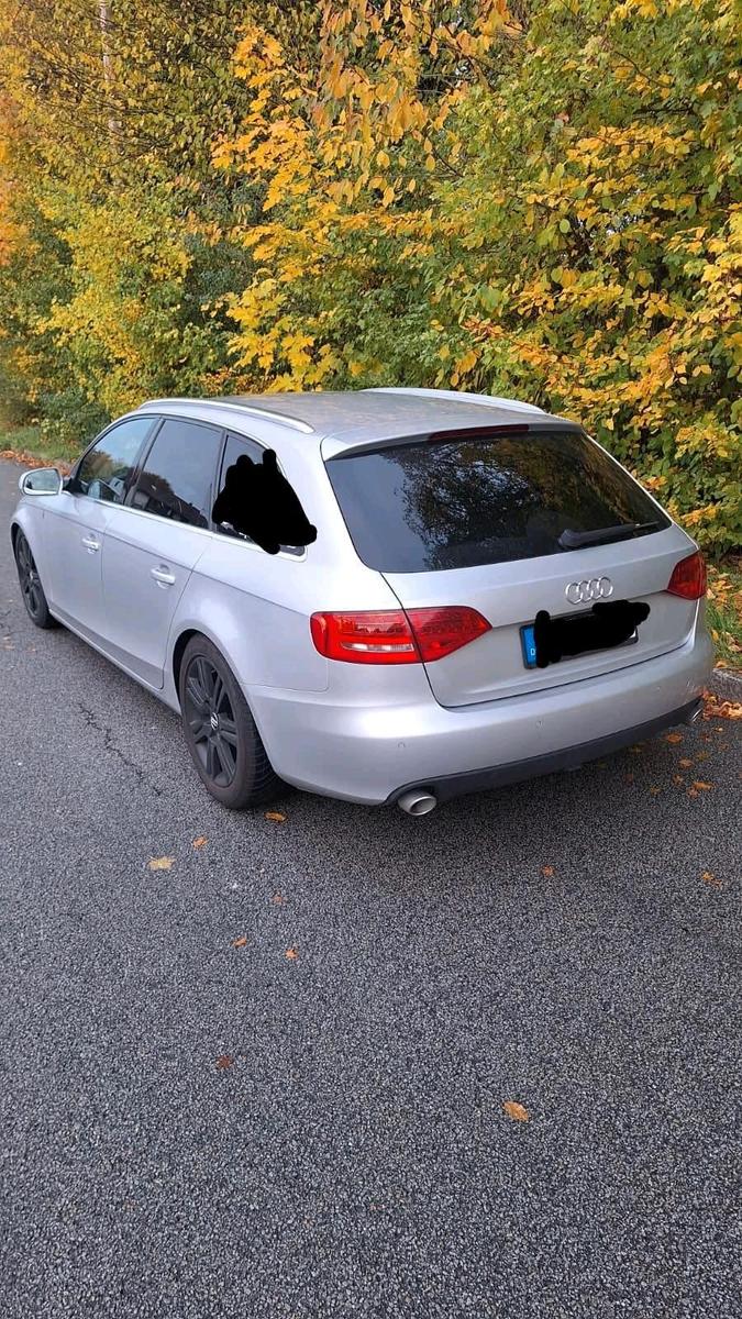 Audi Quattro 2011 — салон