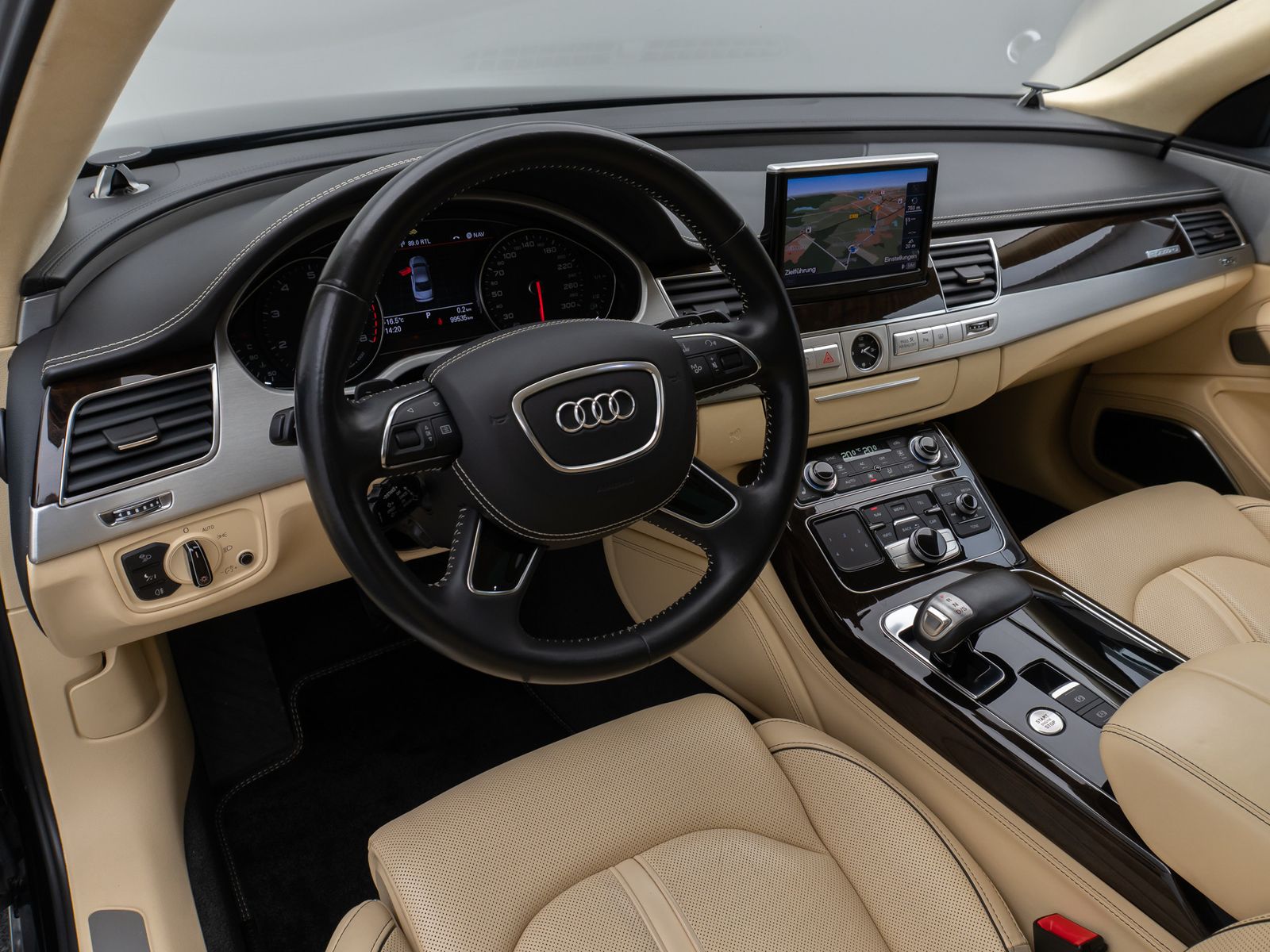 Fahrzeugabbildung Audi A8 W12 Lang Chauffeur GSD B&O Keramik TV Voll