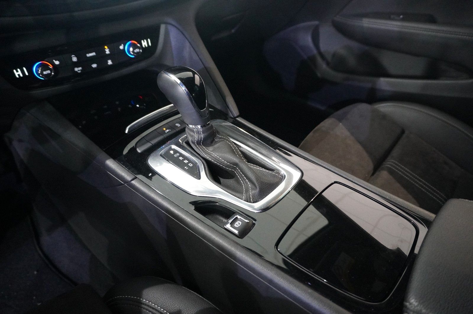 Fahrzeugabbildung Opel Insignia B ST 2.0D ULTIMATE NAVI/OPC/KAMERA/AHK