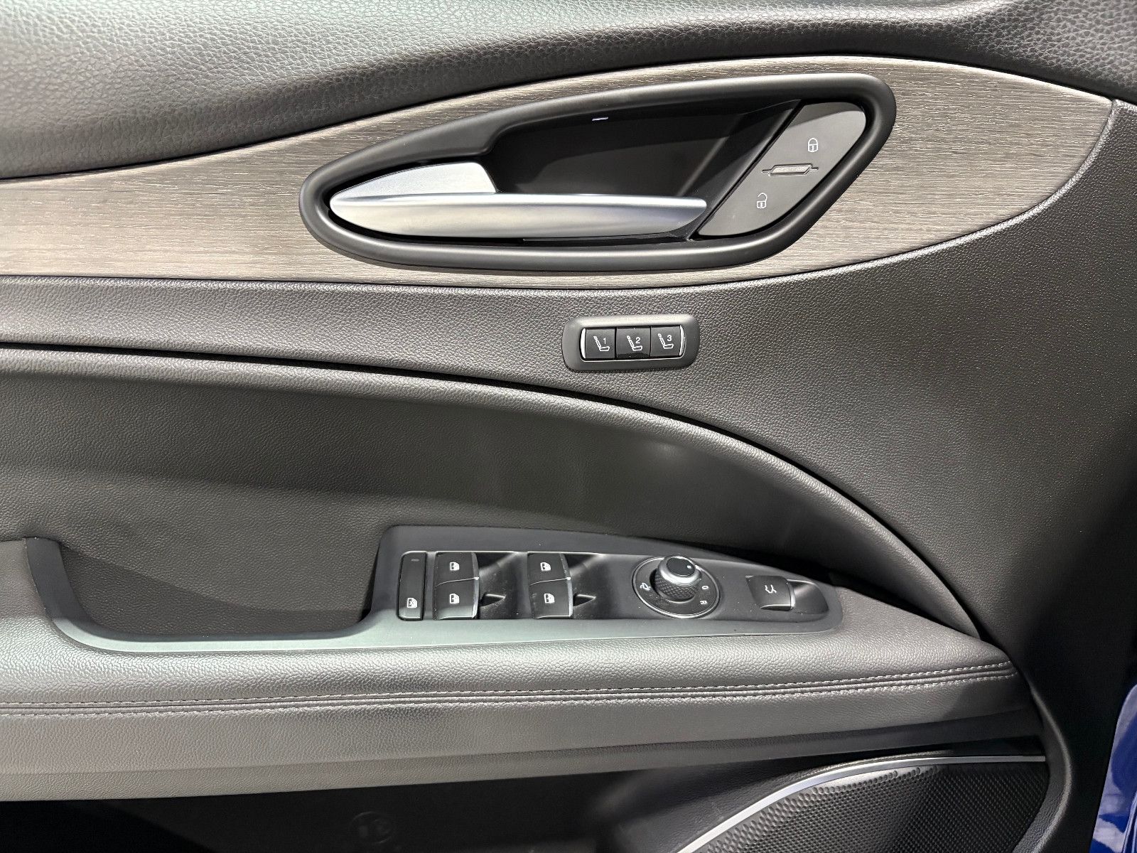 Fahrzeugabbildung Alfa Romeo Stelvio Ti Q4/MEMORY/NAVI/KAMERA/ACC/KLIMA