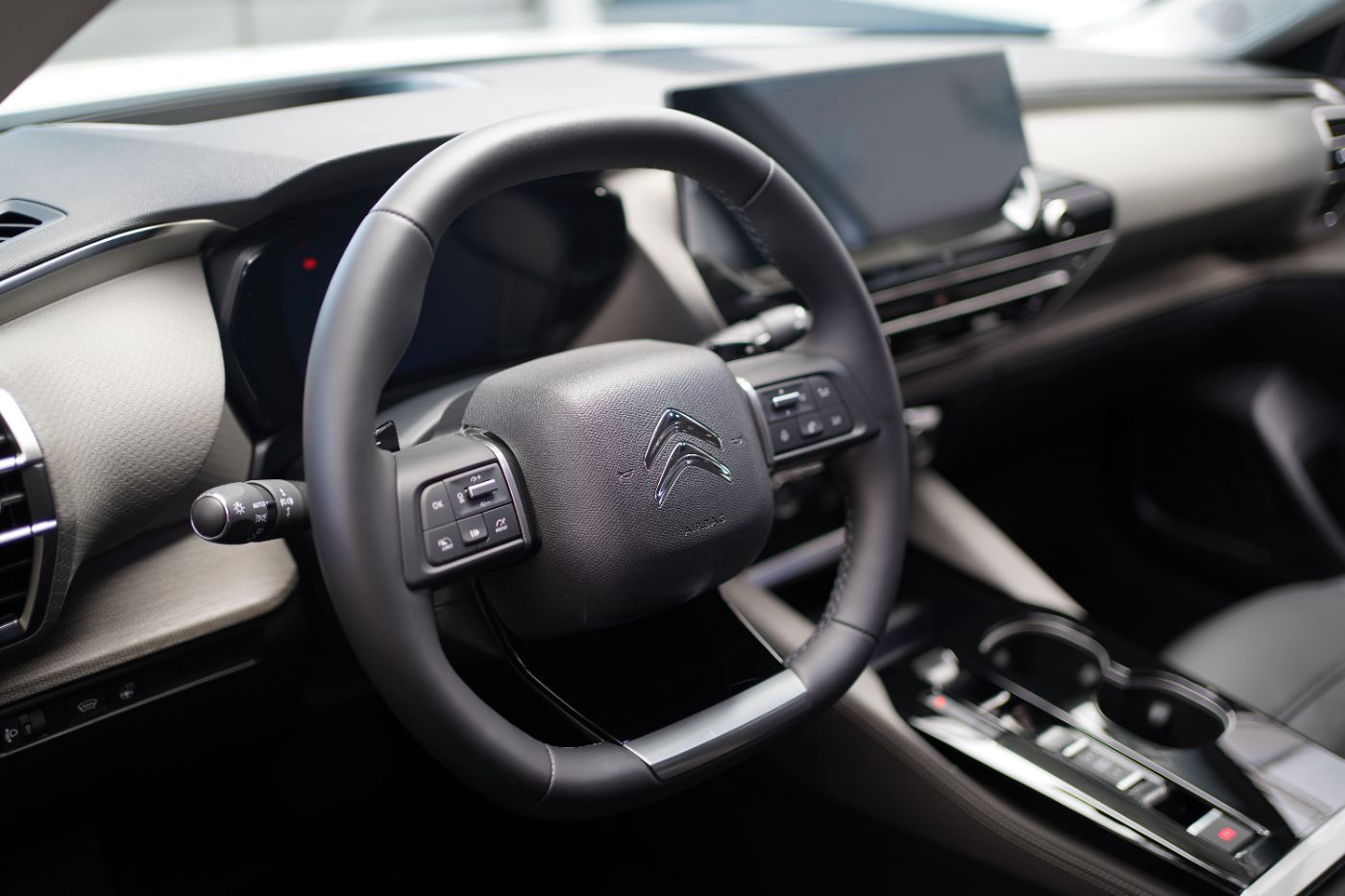 Fahrzeugabbildung Citroën C5 X Hybrid 145 DCS6 Plus Automatik Winter Paket