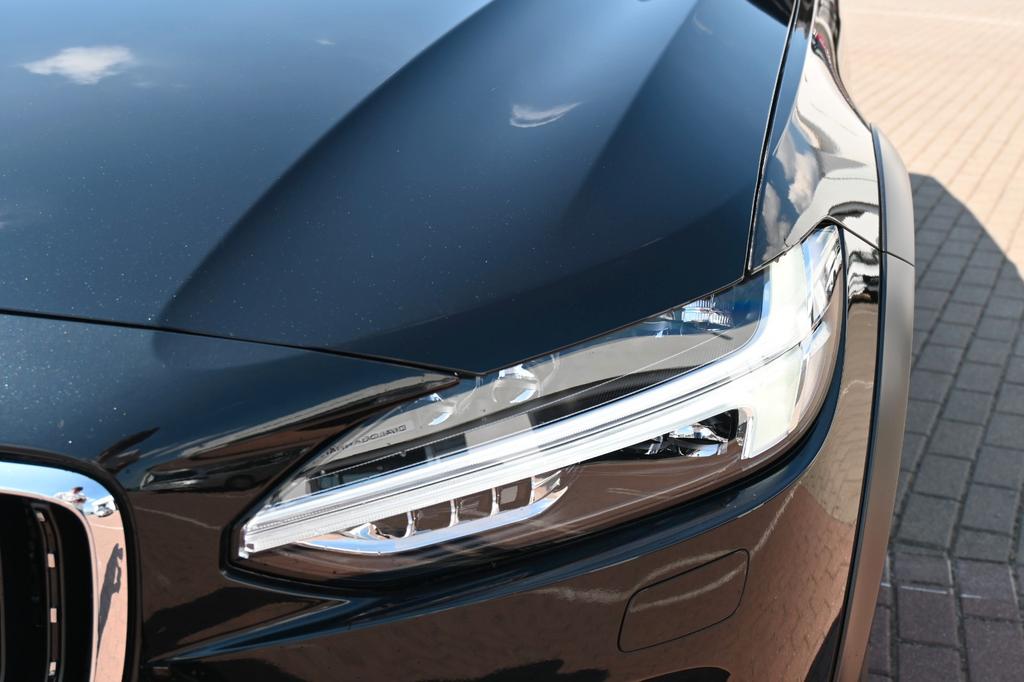 Volvo V90 Cross Country