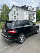 Mercedes-Benz ML 250 BlueTEC 4MATIC - Anhängerkupplung  - schwarze Mercedes-Benz ML 250