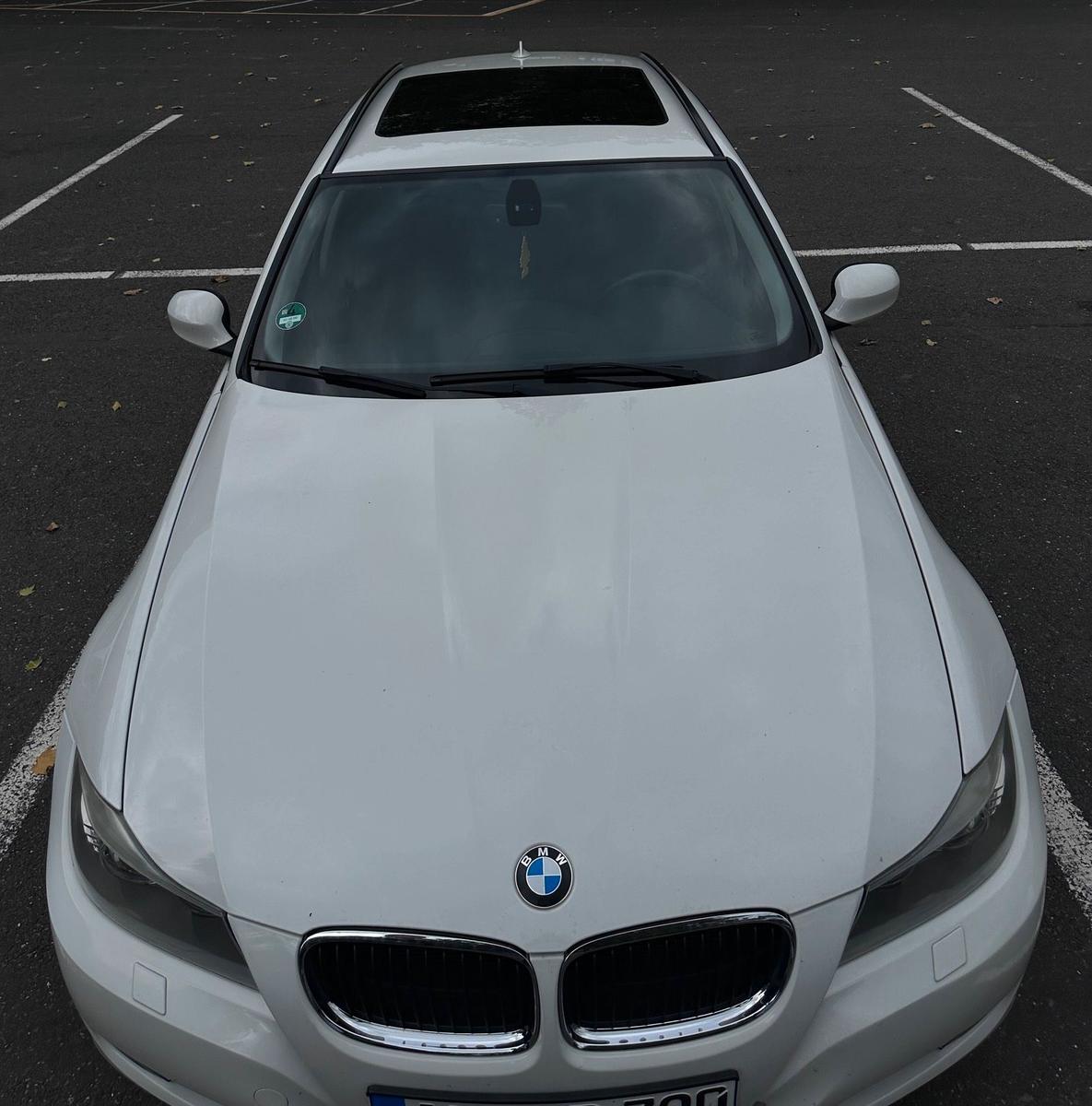 BMW 120 2012 — interior