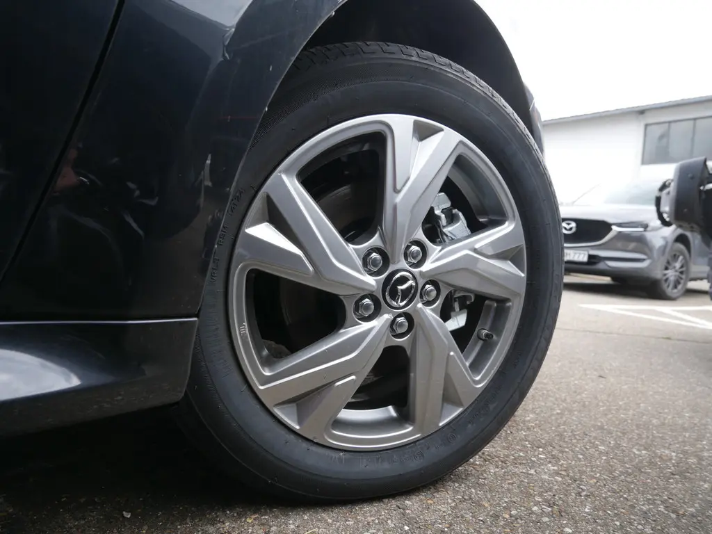 Mazda 2 Hybrid 1.5 VVT-i Exclusive-Line SHZ KAMERA ACC