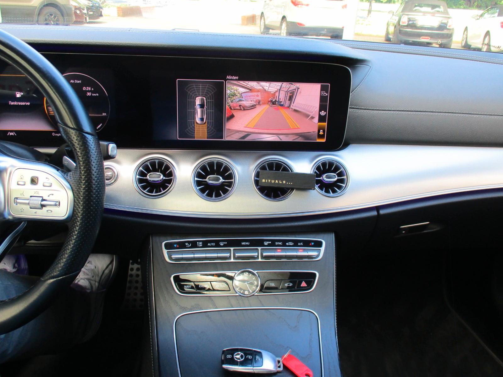 Mercedes-Benz E 220 d Coupe 4Matic / AMG Linie