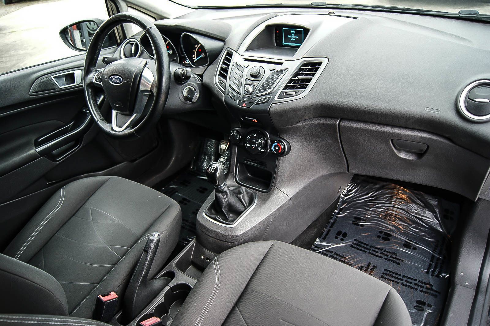 Fahrzeugabbildung Ford Fiesta 10 SYNC Edition SPORTFAHRWERK 17-ZOLL