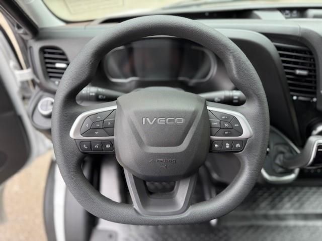 Fahrzeugabbildung Iveco Daily 70C18HA8/P Koffer LBW