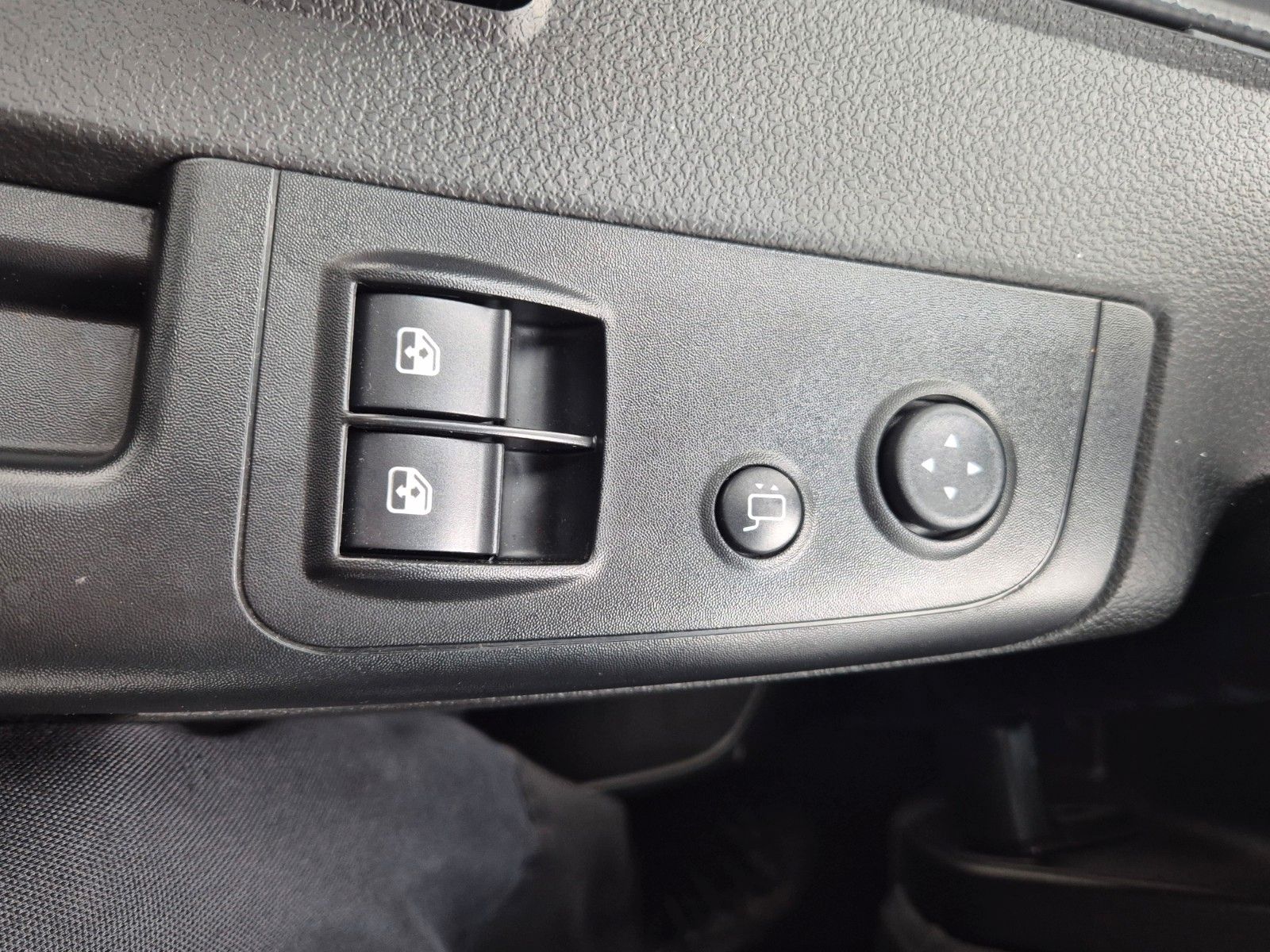 Fahrzeugabbildung Iveco Eurocargo ML150E32WS 4x4 Kran HMF 1130K Funk AHK