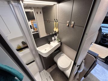 HYMER  ERIBA  HYMERCAR ML-T CrossTrail 580 4x4 Winterpaket XL Bett