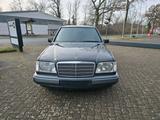Mercedes-Benz E 300 - Oldtimer mit Diesel-Antrieb: Kombi