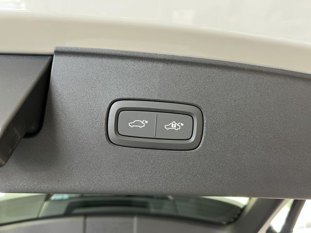 Volvo EX90 Ultra Performance AWD FourC Massage HeadUp