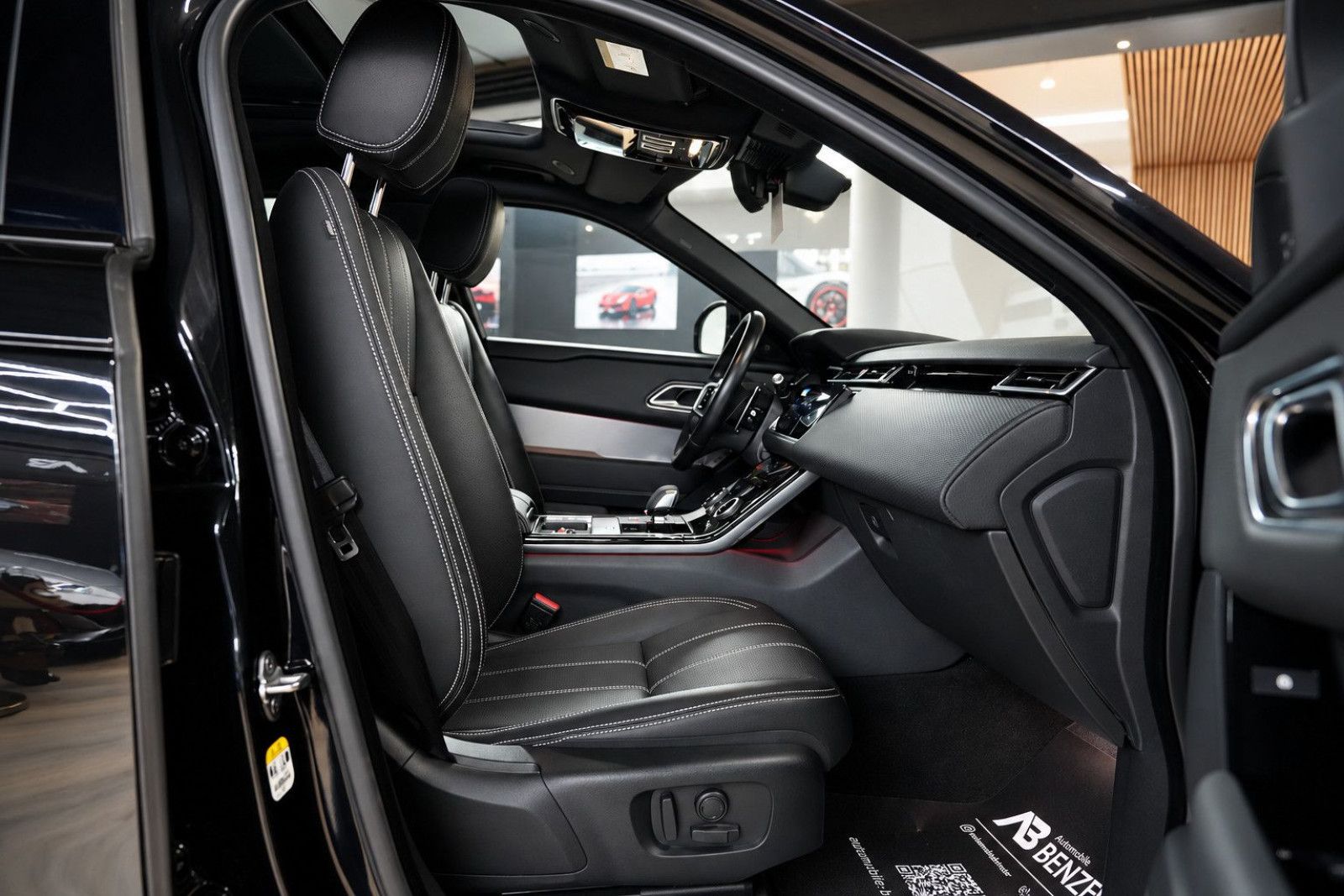 Fahrzeugabbildung Land Rover Range Rover Velar P400e *Panorama*Meridian*Kam