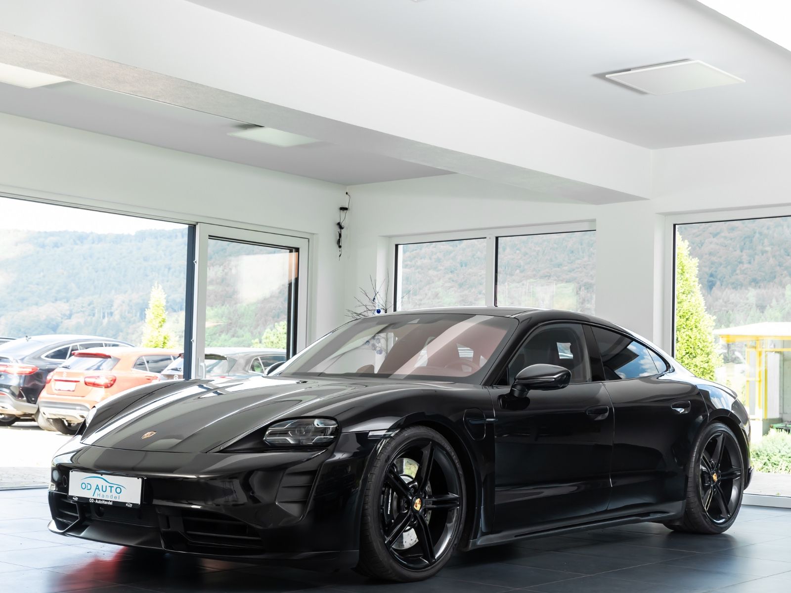 PORSCHE Taycan Turbo SportDesign/Beifahrerdisplay