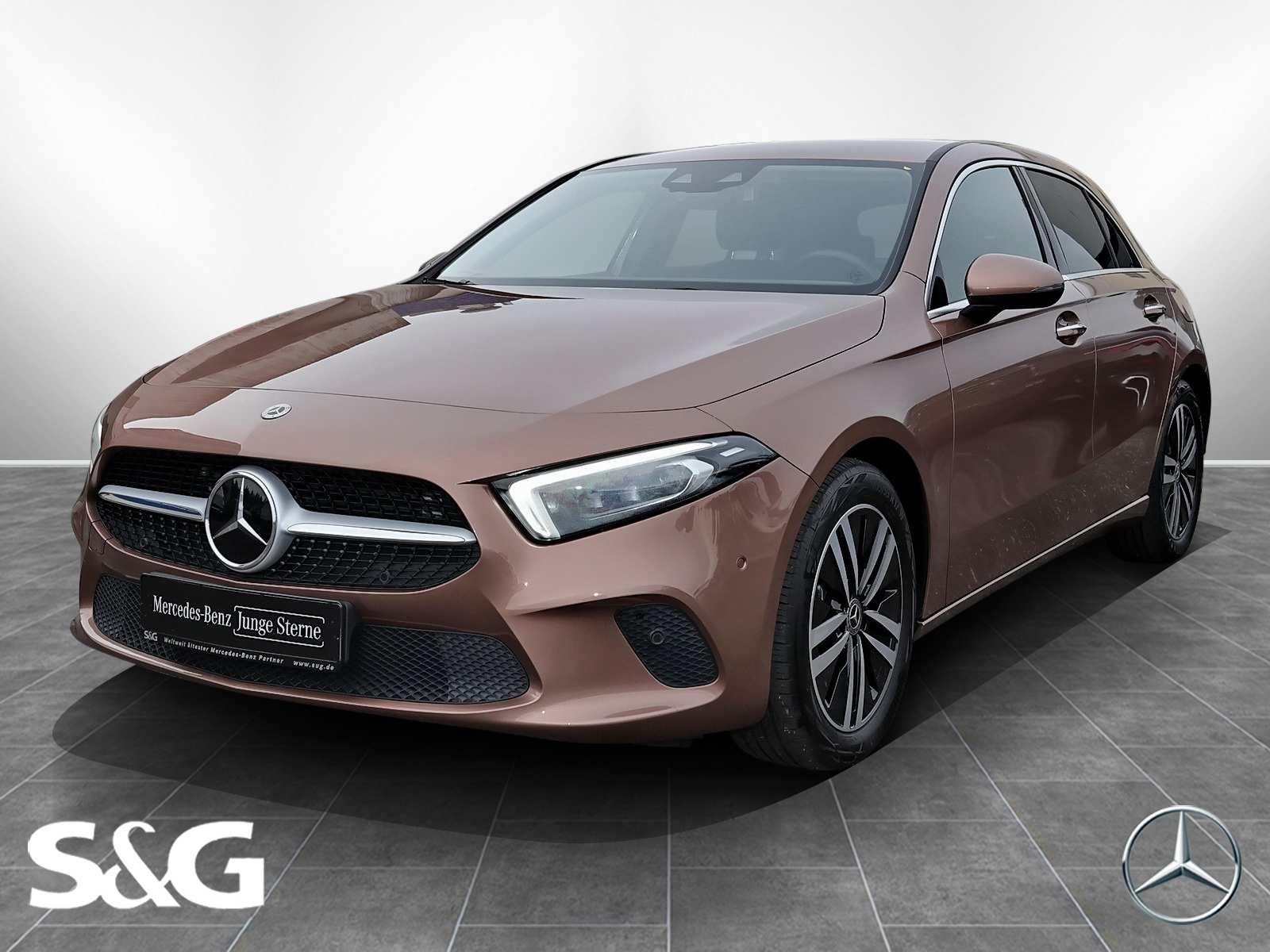 Mercedes-Benz A 180 DISTR++HEADUP+KAMERA+MBUX+CARPLAY+LED+17"