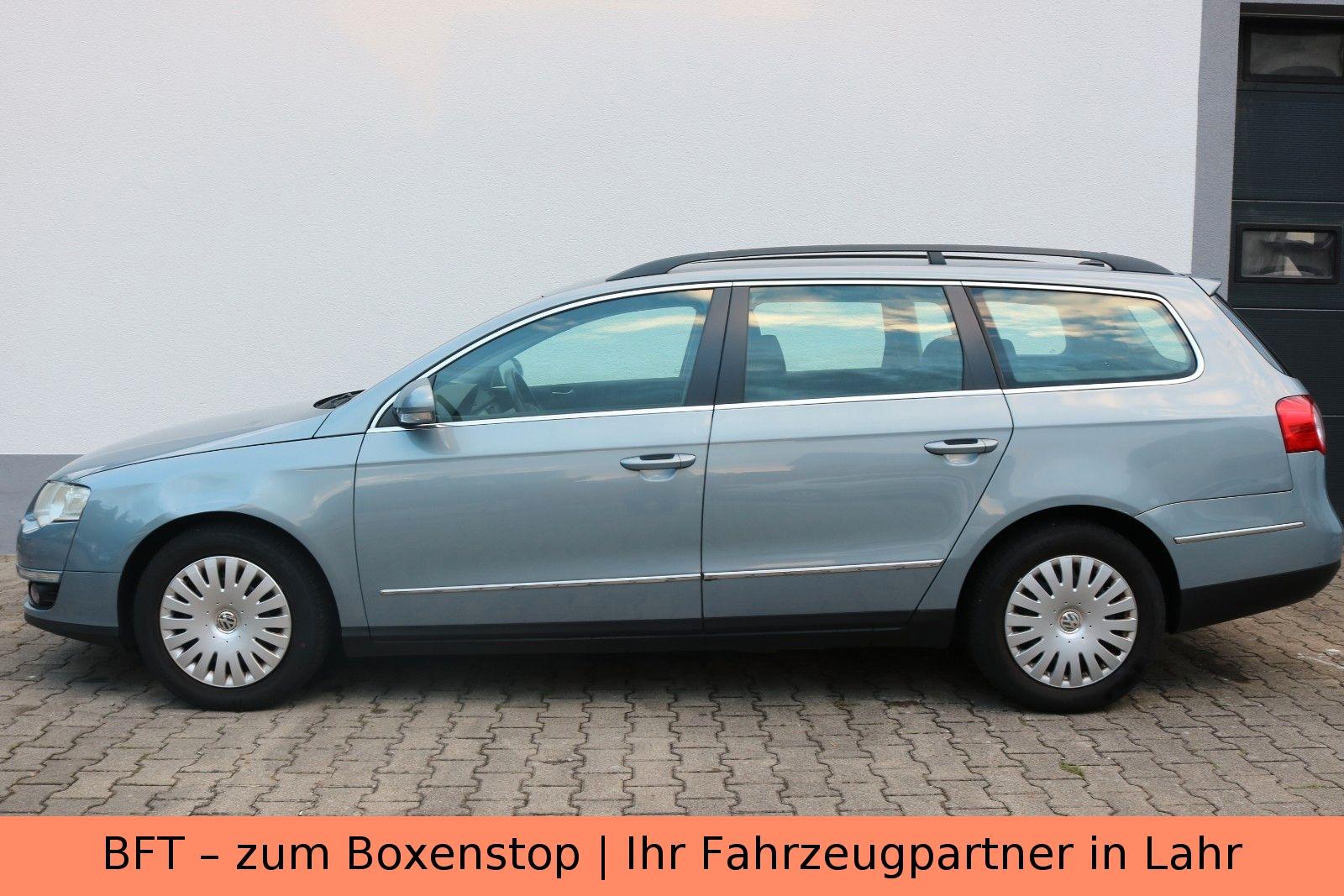 Volkswagen Passat 2009 — rear view