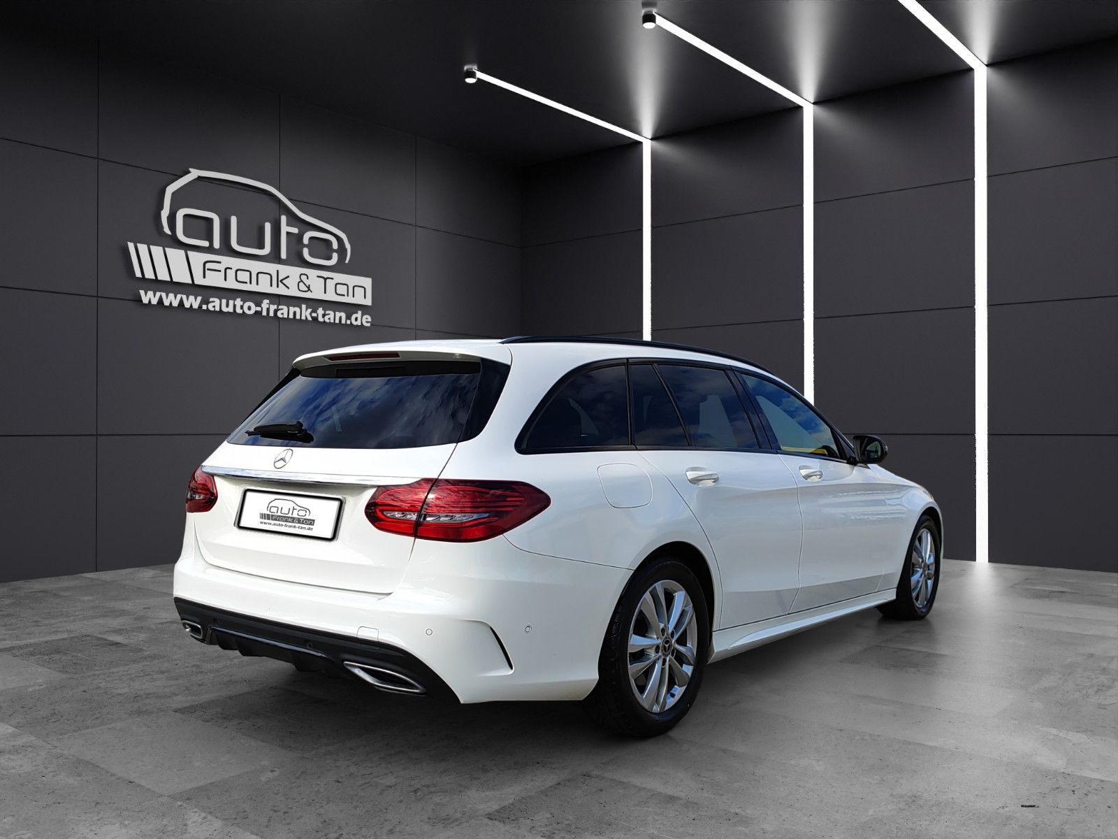 Fahrzeugabbildung Mercedes-Benz C 200 T*AMG-Line*Navi*Night-Paket*Keyless-Go*