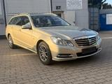 Mercedes-Benz E 220 E T-Modell E 220 CDI BlueEfficiency.AHK. - Mercedes-Benz E 220: Cdi T Modell