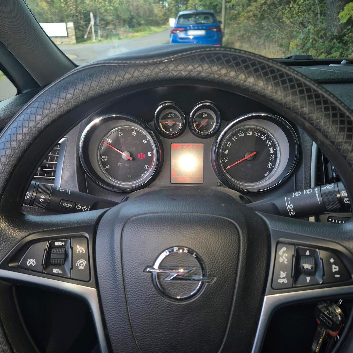 Opel Astra 2013 — photo 6
