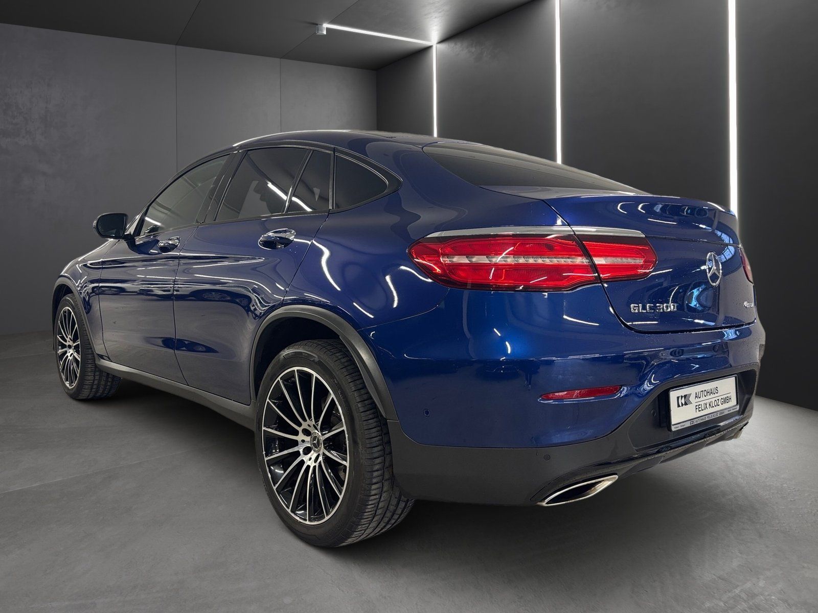 Fahrzeugabbildung Mercedes-Benz GLC 300 4M AMG*Night*Burmester*ILS*COMAND*360°*