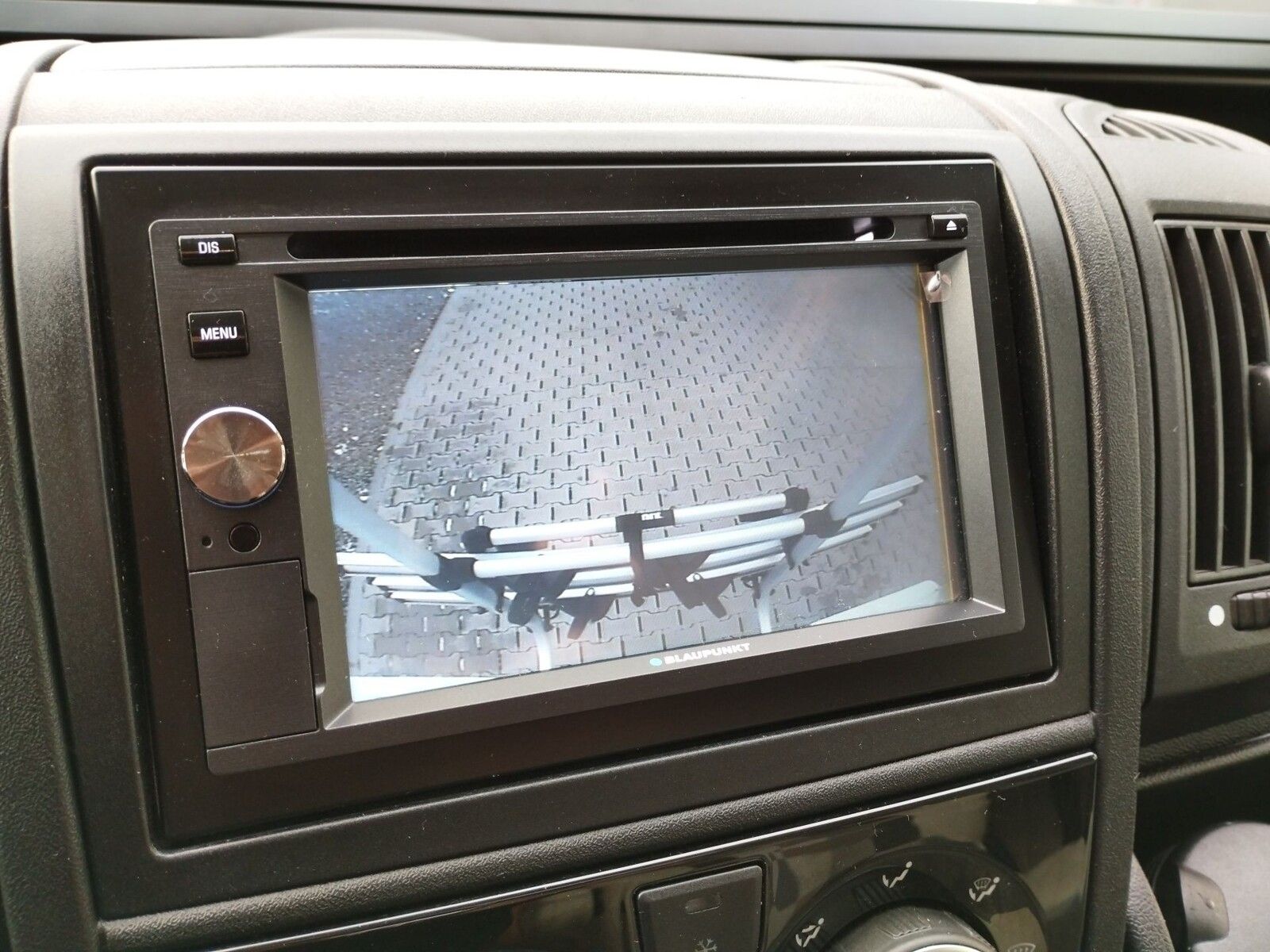 Fahrzeugabbildung Sunlight T 65 SAT,Markise,Fahrradträger,TV,Navi