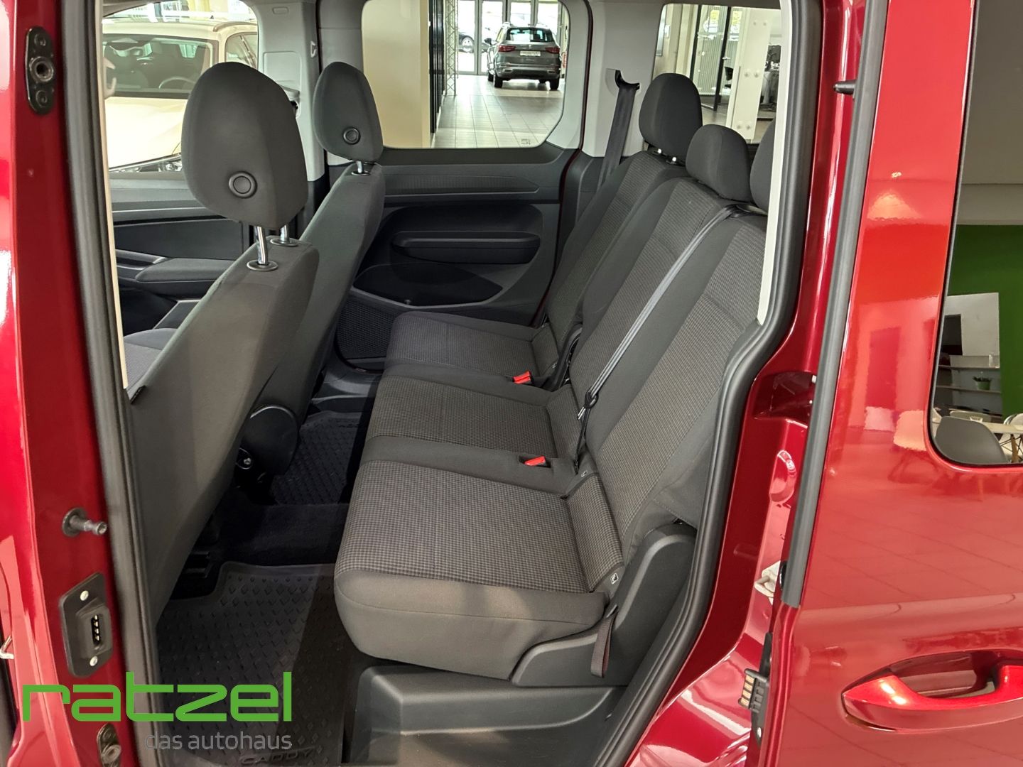 Fahrzeugabbildung Volkswagen Caddy 2.0 TDI Navi AHK-abnehmbar  DAB SHZ Spurha