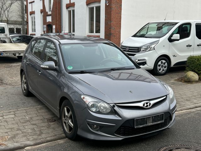 Hyundai i30 1.6 CRDi 66 kW Edition20-Euro5-Leder-Klima-