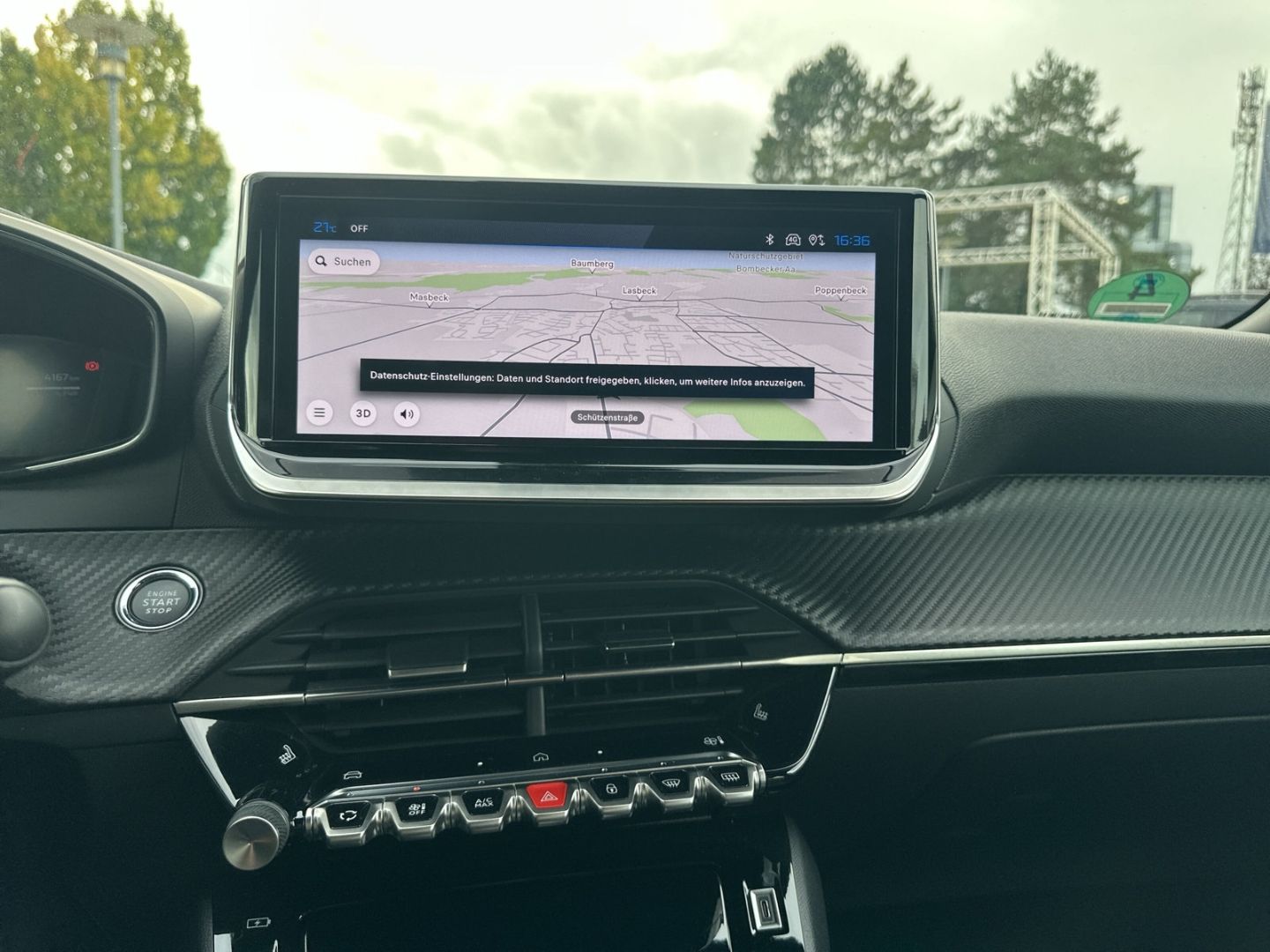 Fahrzeugabbildung Peugeot 2008 Allure 1.2 HY 136 e-DSC6      Navi ACC