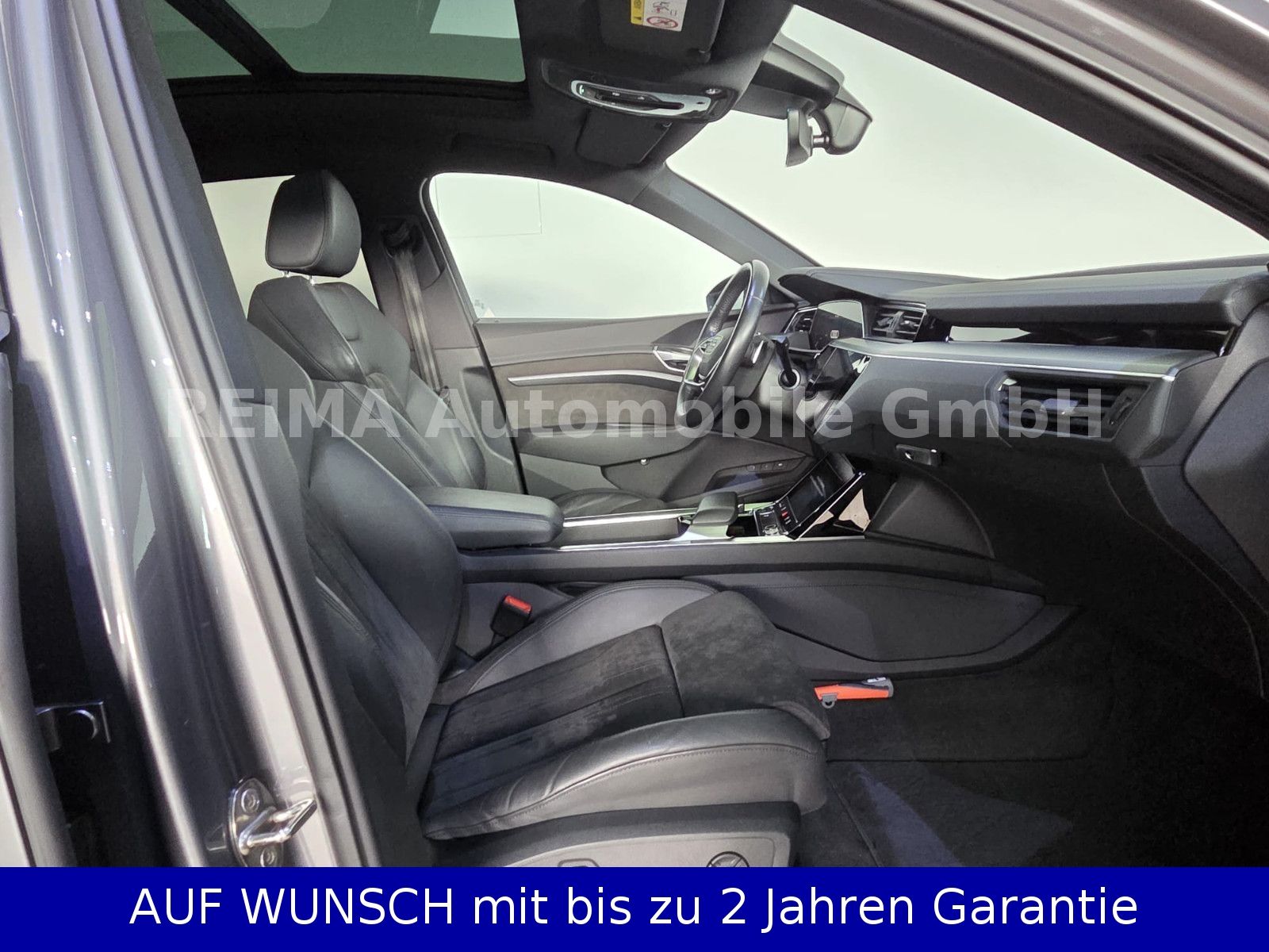 Fahrzeugabbildung Audi e-tron Sportback 55 quattro, Matrix, ACC