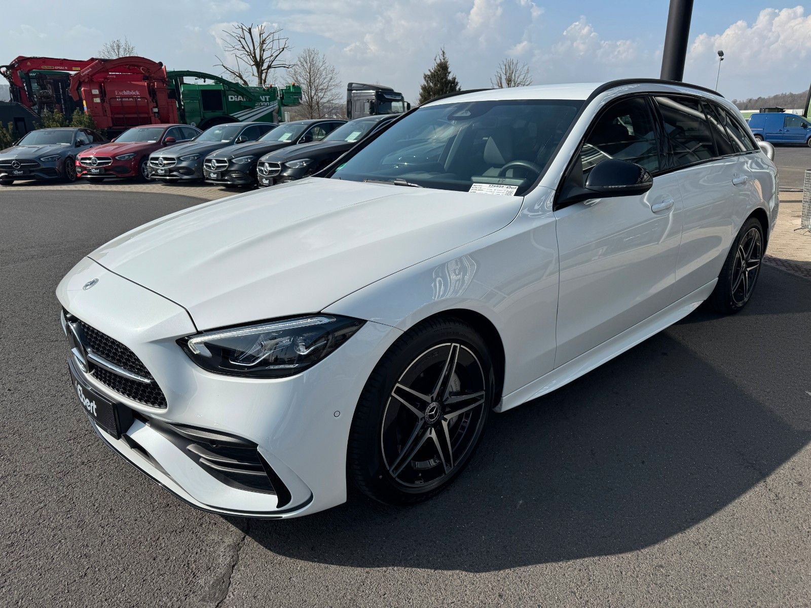 Fahrzeugabbildung Mercedes-Benz C 300 d T AMG NIGHT+AHK+MEMORY+TOTW+AMBIENTE