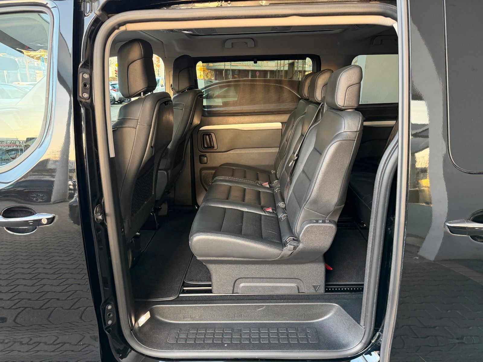 Fahrzeugabbildung Opel Zafira Life Elegance M AHK/Standheizung/8-Sitze!