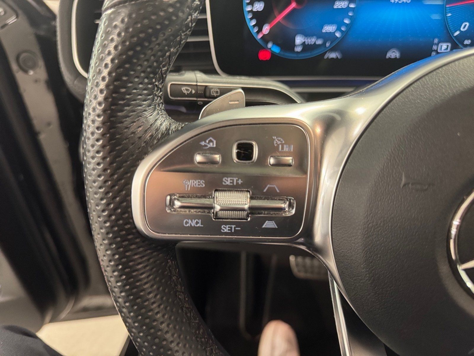 Fahrzeugabbildung Mercedes-Benz GLE 400 d 4M*AMG*Airmatic*Pano*360*AHK*Multibeam