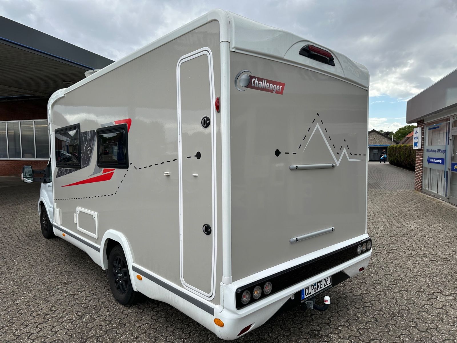 Fahrzeugabbildung Challenger 260 Graphite Ultimate 170 Automatic AHK/Sat/TV