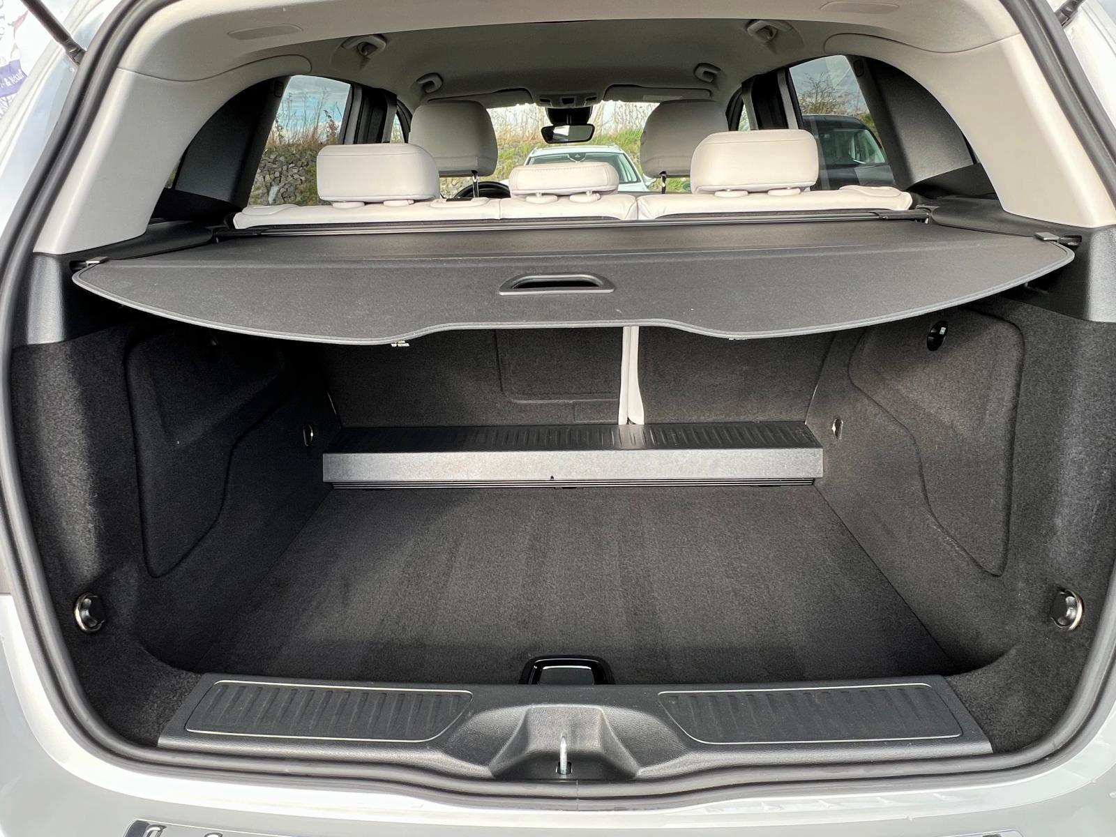 Mercedes-Benz B 180 NAVI/RFK/AHK/LEDER