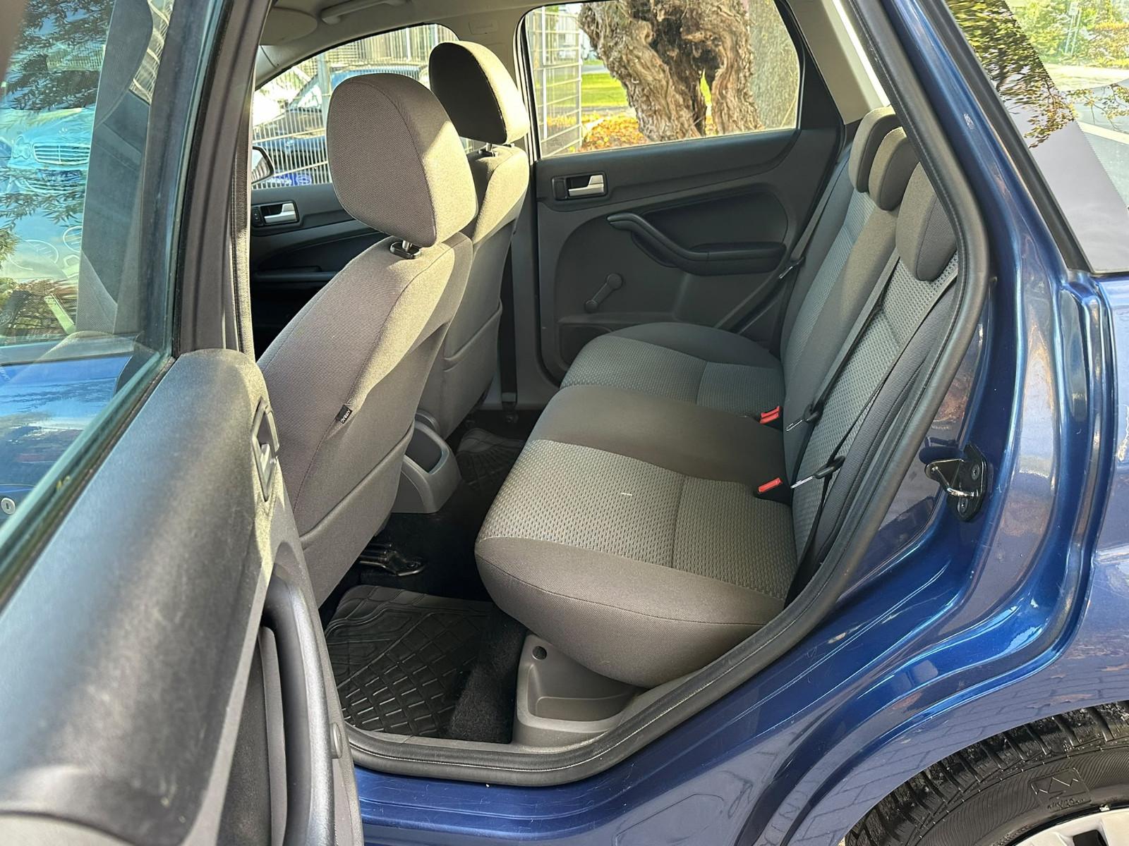 Ford Focus 2008 — photo 11