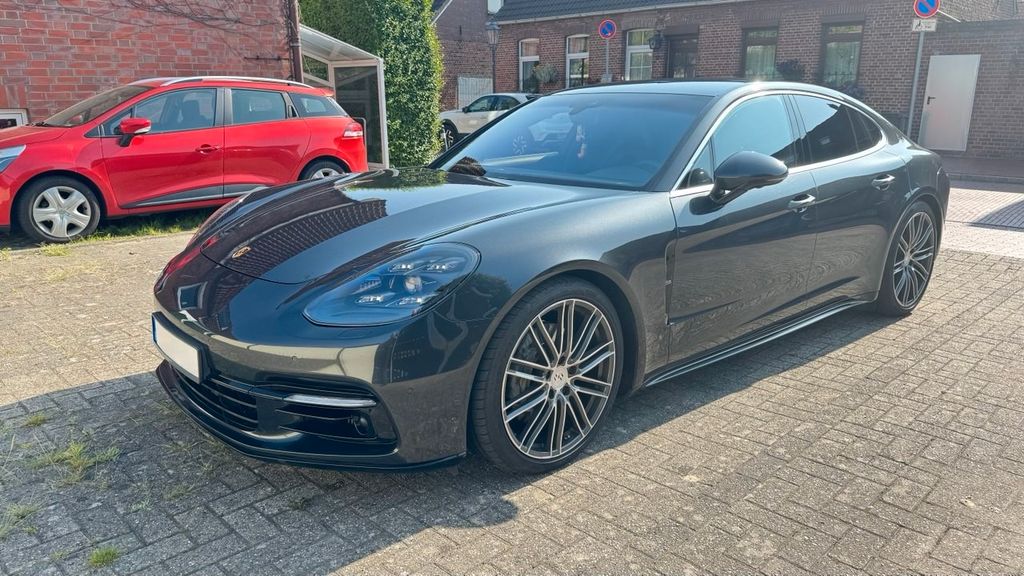 Image of Porsche Panamera