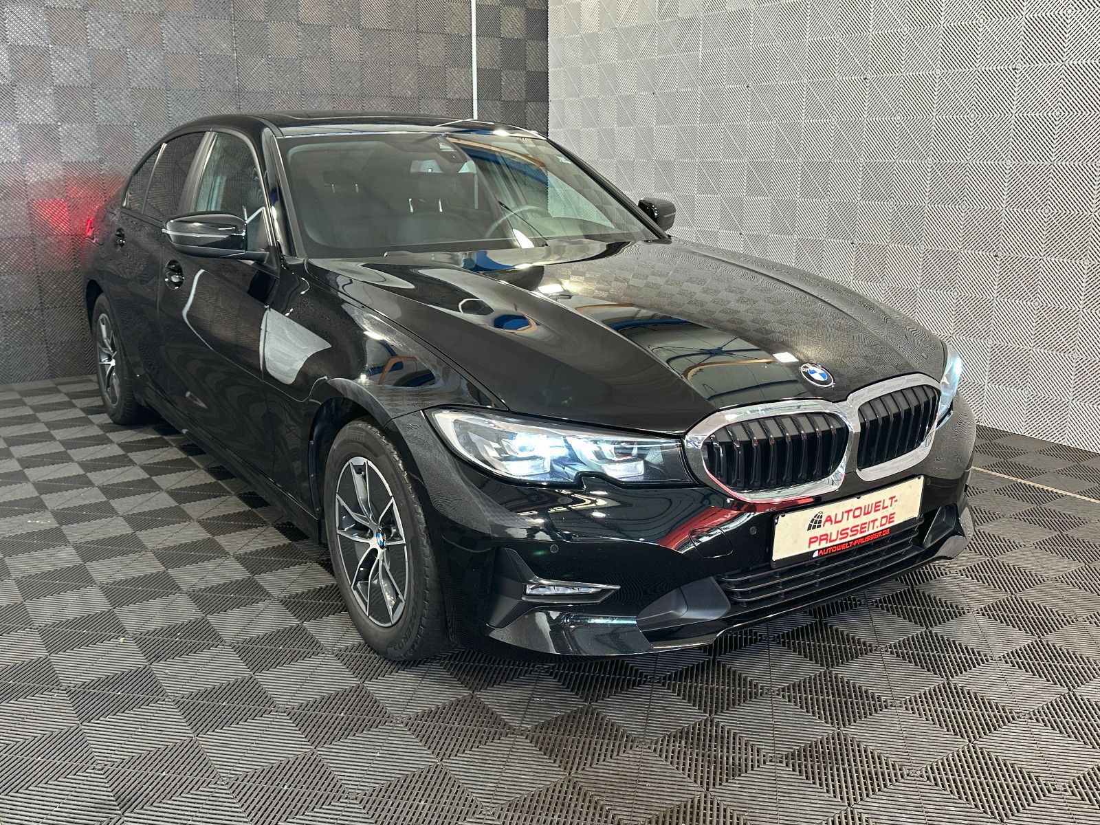 Gebrauchtwagen BMW 318d 318d Lim.*BUSINESS*LED-ACC-PDC-SITZ.HZ-SPUR.H-LM in Horb am Neckar