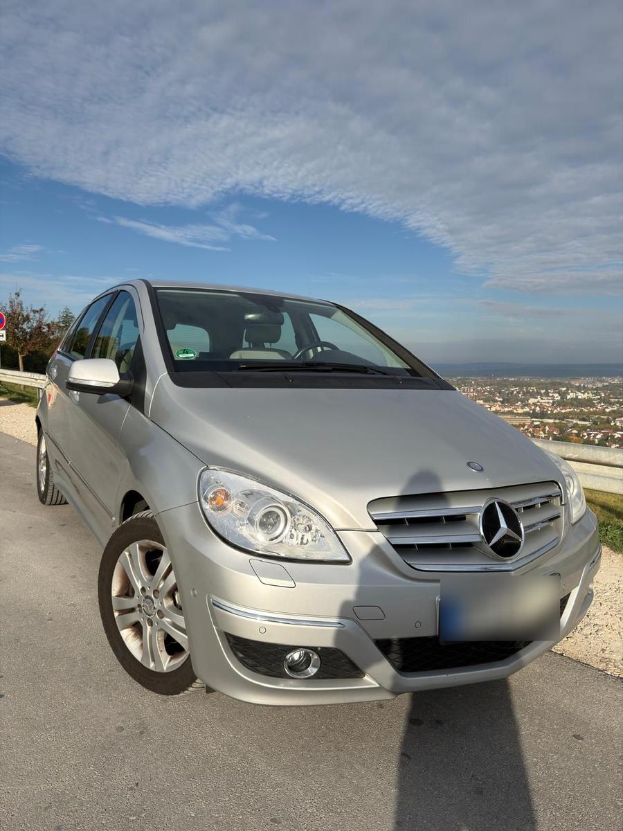 Mercedes-Benz B 200